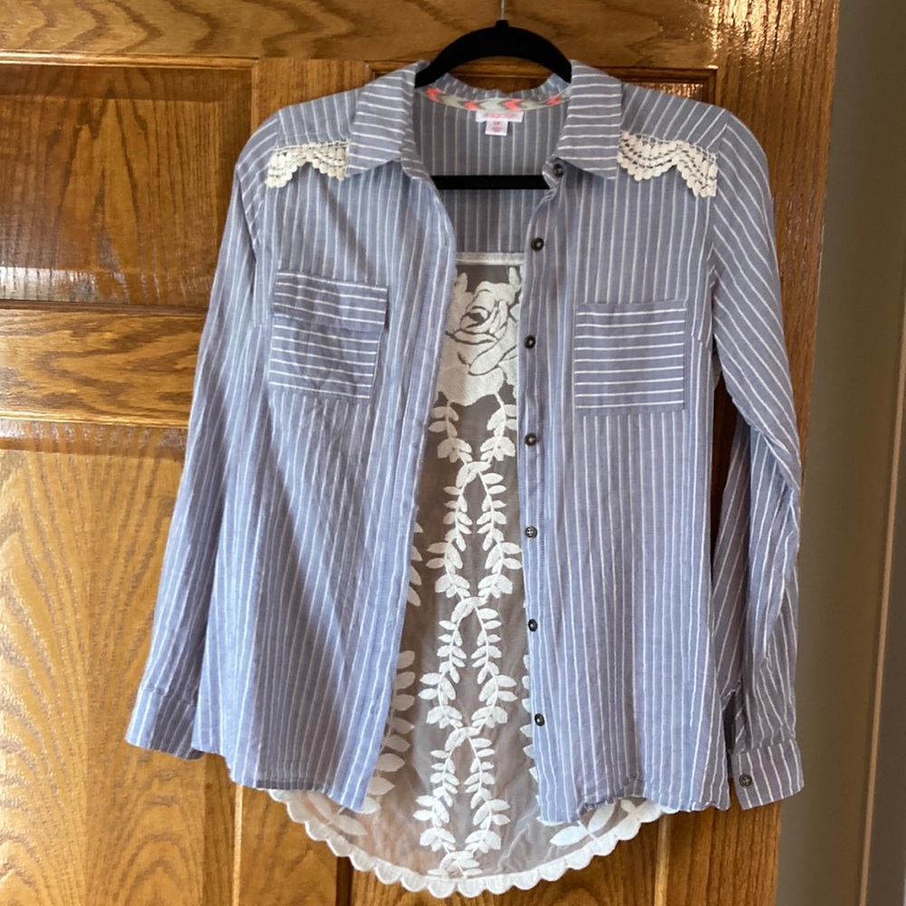 Size small lace back button up